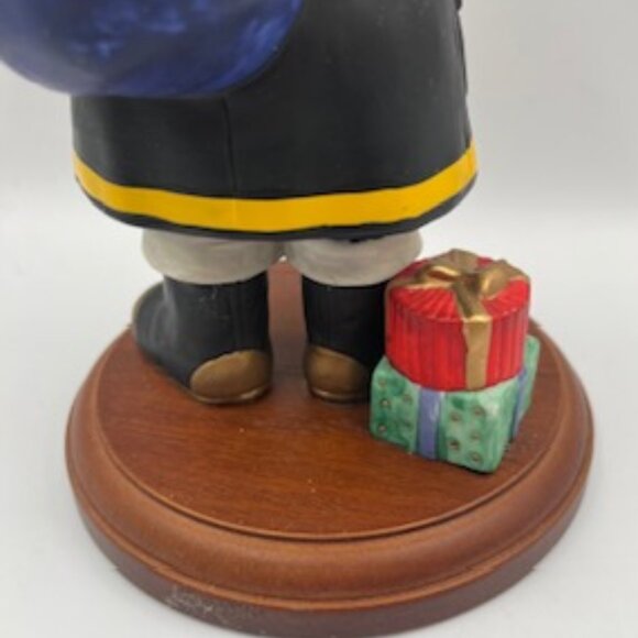 Vintage Russ Santa Collection Fireman Santa Figurine Christmas Turnouts & Bear - Picture 7 of 10